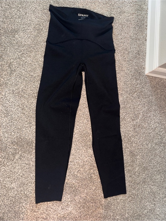 SPANX Pants - SPANX® SPANXshape™
Booty Boost® 7/8
Leggings